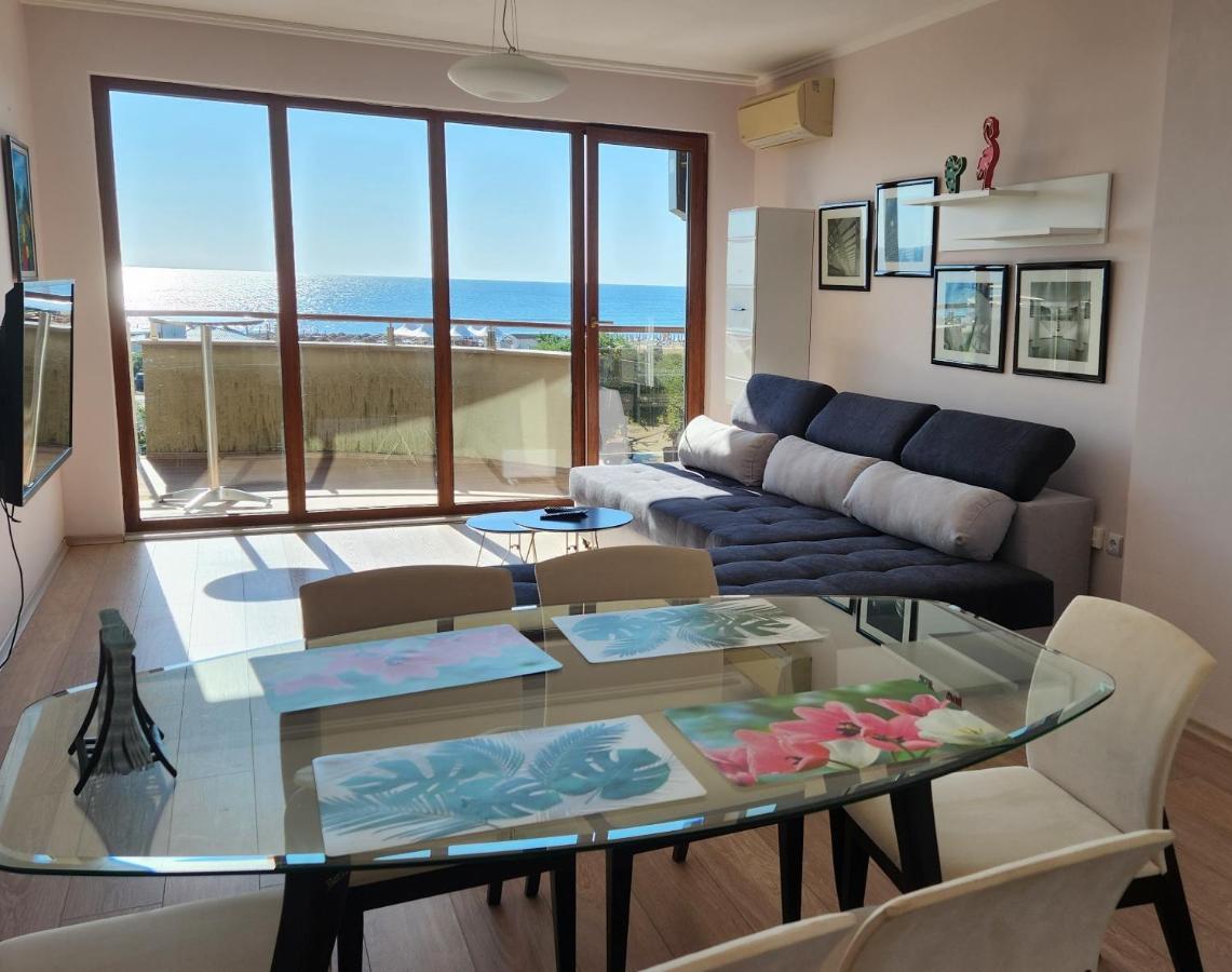 Beach View Apartment Shkorpilovtsi Bagian luar foto