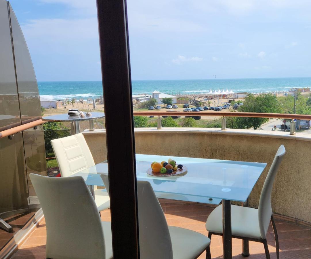 Beach View Apartment Shkorpilovtsi Bagian luar foto